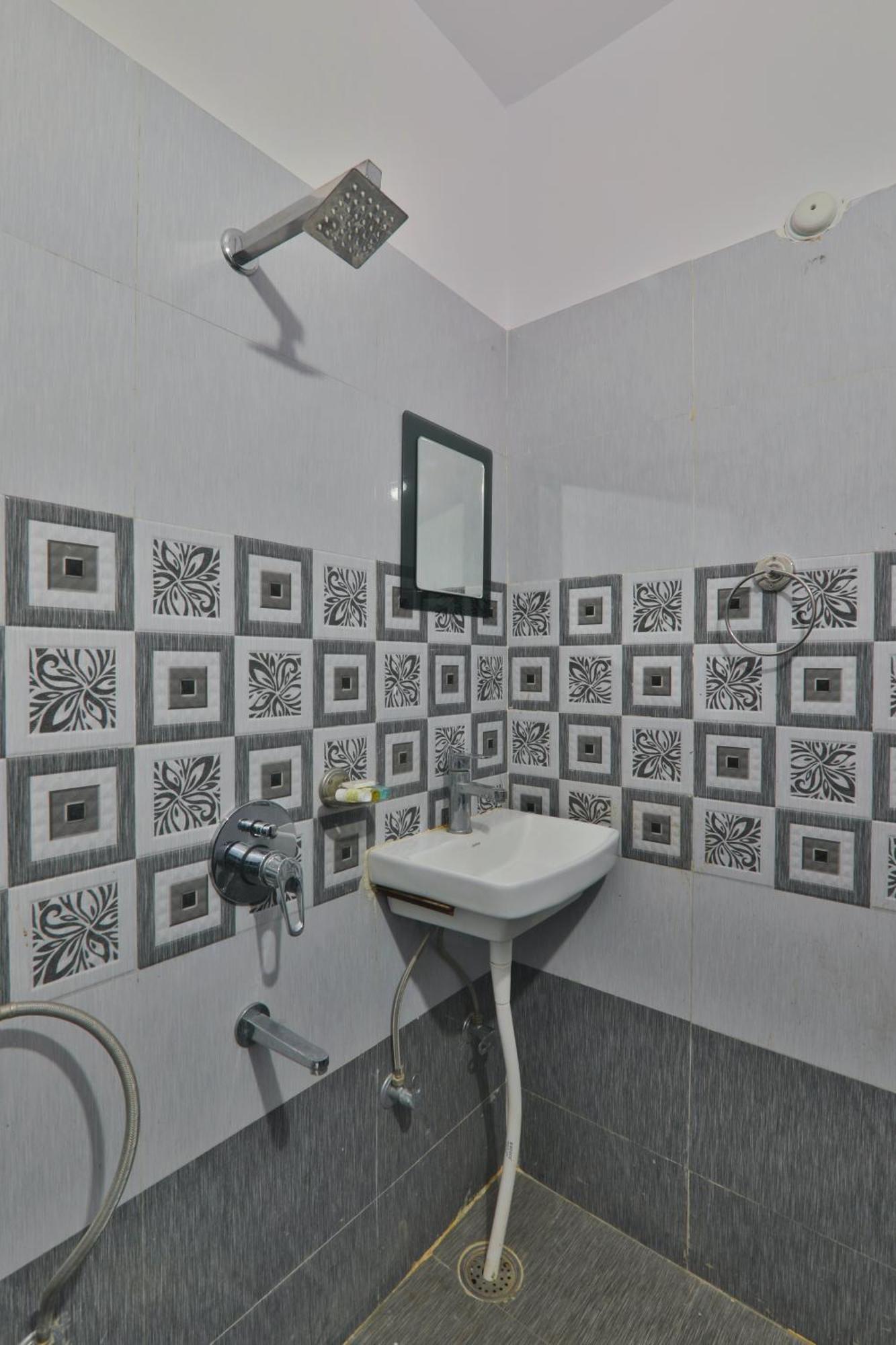 Divine Glory Hotel Lucknow Eksteriør bilde